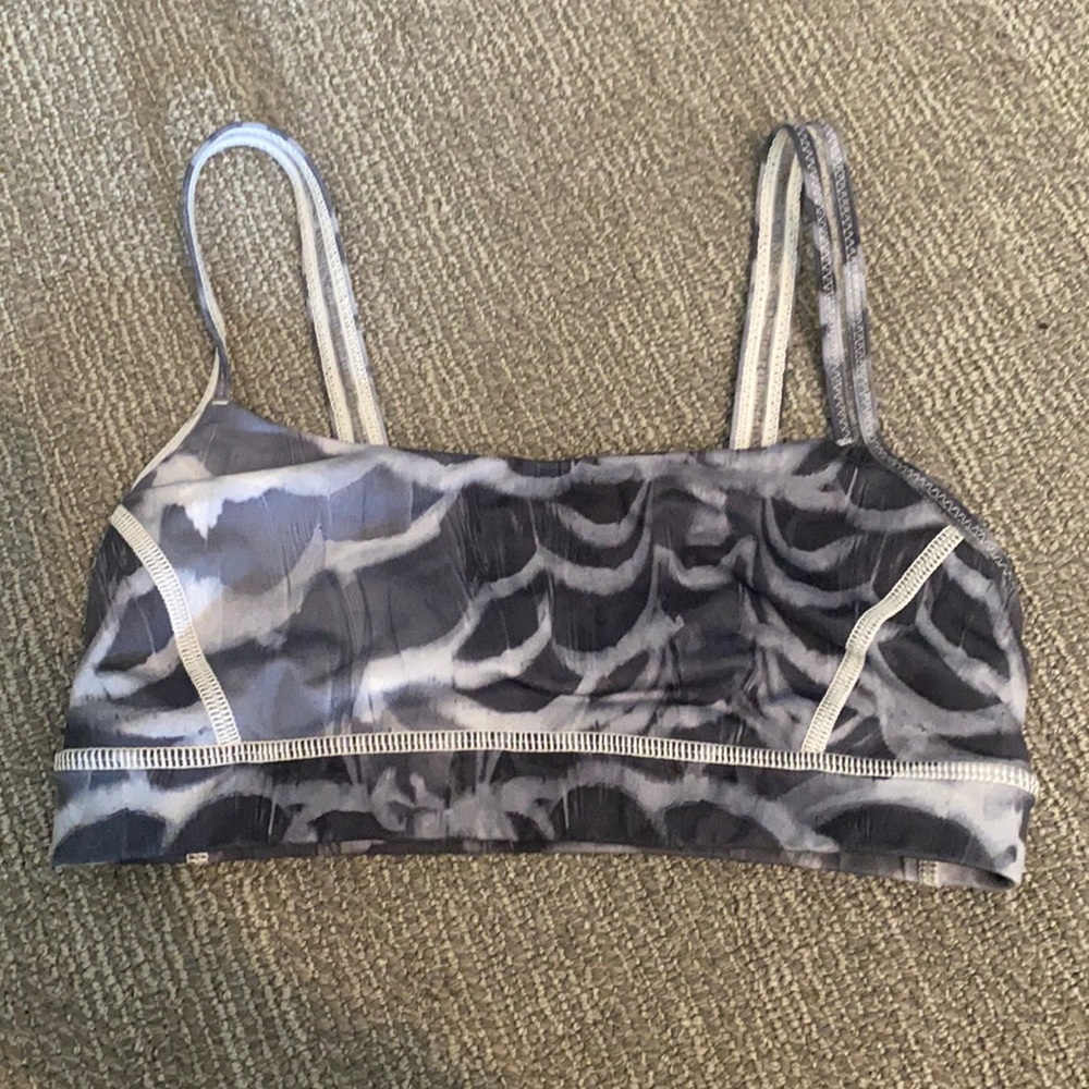 lululemon sports bra